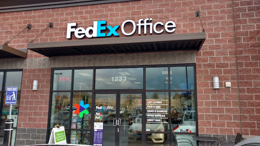 Print Shop «FedEx Office Print & Ship Center», reviews and photos, 1233 NE 48th Ave, Hillsboro, OR 97124, USA