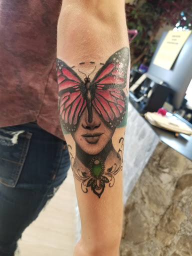 Tattoo Shop «Simply Addictive Tattoo Studio», reviews and photos, 920 NW 32nd St, Newcastle, OK 73065, USA