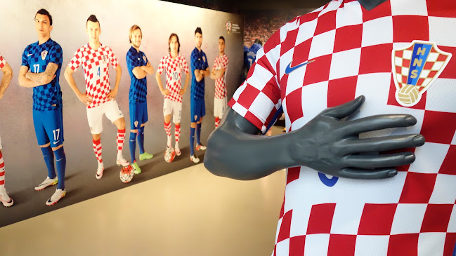 Budi ponosan - Hrvatska nogometna reprezentacija, službena trgovina - Zagreb