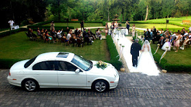 Esküvői autóbérlés / Hófehér Jaguar kölcsönzés ( Esküvőre menyasszonyi luxus autó bérlés sofőrrel )