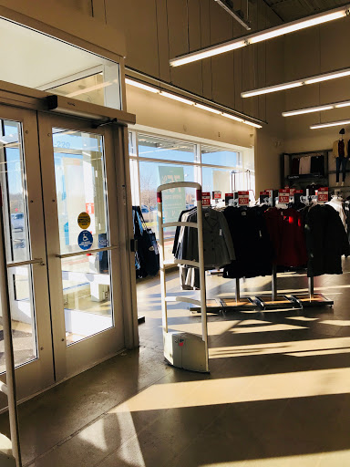 Clothing Store «Old Navy», reviews and photos, 141 Tuckahoe Rd, Sewell, NJ 08080, USA