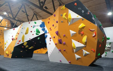 IN WALL climbing center - Rocódromo Setúbal image
