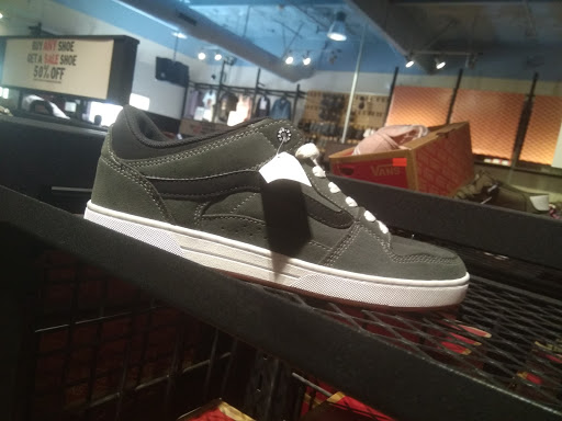 Shoe Store «Vans», reviews and photos, 13000 Folsom Blvd #403, Folsom, CA 95630, USA