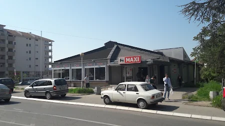 Maxi, Serbia