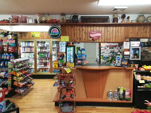 Grocery Store «River country store (live bait sold here )», reviews and photos, 2142 Mission Rd, Harpers Ferry, WV 25425, USA