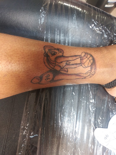 Tattoo Shop «Sacred Dagger Tattoo Studio», reviews and photos, 1131 21st St, Vero Beach, FL 32960, USA