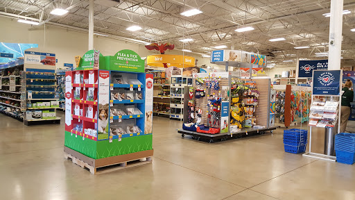 Pet Supply Store «PetSmart», reviews and photos, 2140 17th St, Santa Ana, CA 92705, USA