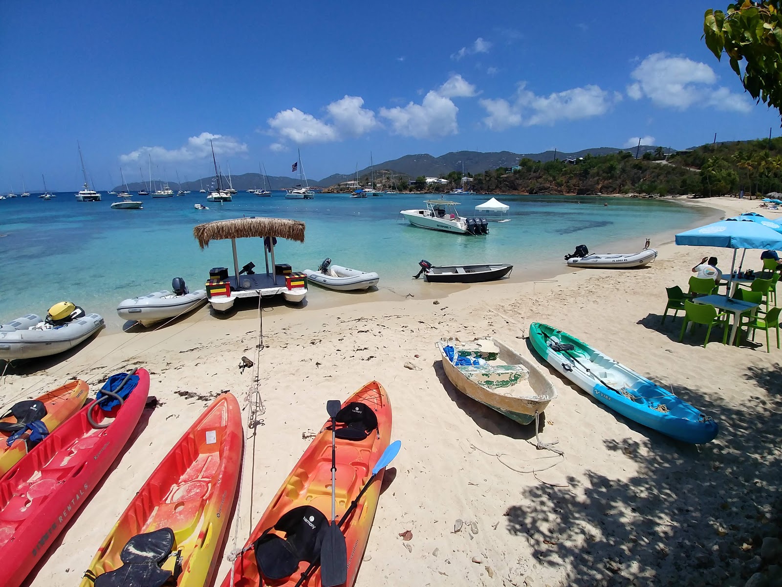 Photo de Honeymoon beach - endroit populaire parmi les connaisseurs de la détente