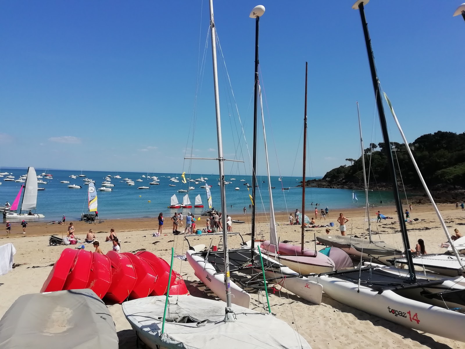 Plage de Port Mer'in fotoğrafı imkanlar alanı