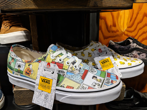 Shoe Store «Vans», reviews and photos, 400 Broadway, Santa Monica, CA 90401, USA