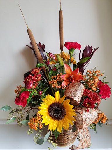 Florist «The Rustic Rose Flowers and Collectibles», reviews and photos, 220 W Main St, Williamsburg, OH 45176, USA