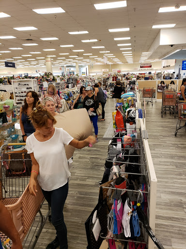 Department Store «Marshalls & HomeGoods», reviews and photos, 801 S University Dr #200, Plantation, FL 33324, USA