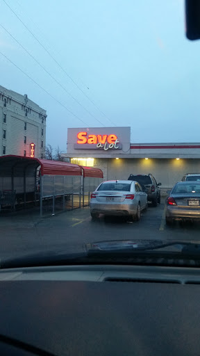 Save-A-Lot, 3410 Troost Ave, Kansas City, MO 64109, USA, 