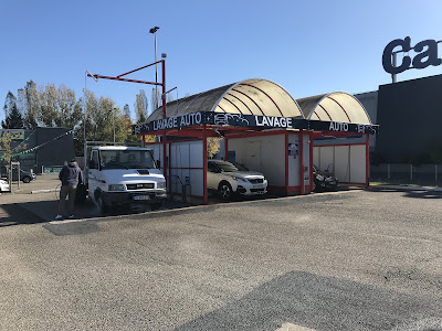 JEMA STATION à Brive-la-Gaillarde