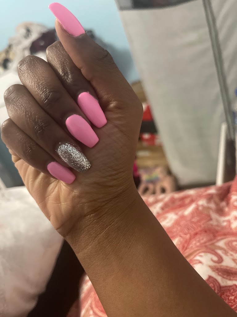 VIP Nails 43110