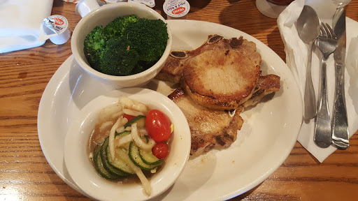 American Restaurant «Cracker Barrel Old Country Store», reviews and photos, 106 Marketplace Dr, Hampton, VA 23666, USA