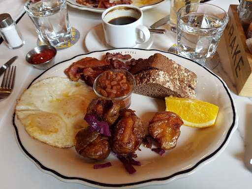 Hotels with brunch in Toronto
