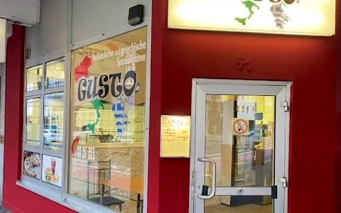 Pizza Gusto & Curry Corner image