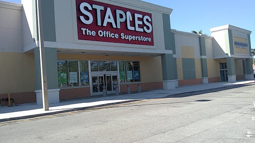 Office Supply Store «Staples», reviews and photos, 18591 S Dixie Hwy, Cutler Bay, FL 33157, USA