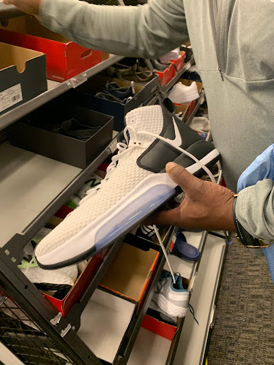 Shoe Store «DSW Designer Shoe Warehouse», reviews and photos, 19135 Biscayne Blvd, Aventura, FL 33180, USA