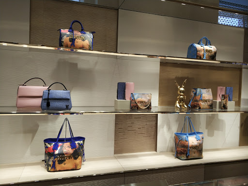 Stores to buy loewe handbags Paris