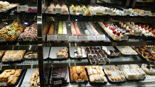 Shopping Mall «Lake Success Shopping Center», reviews and photos, 1526 Union Tpke, New Hyde Park, NY 11040, USA