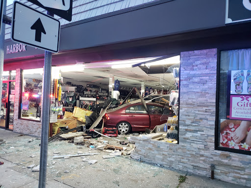 Sporting Goods Store «Amity Harbor Sports», reviews and photos, 149 Merrick Rd, Amityville, NY 11701, USA