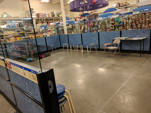 Pet Supply Store «PetSmart», reviews and photos, 3220 W Shaw Ave, Fresno, CA 93711, USA