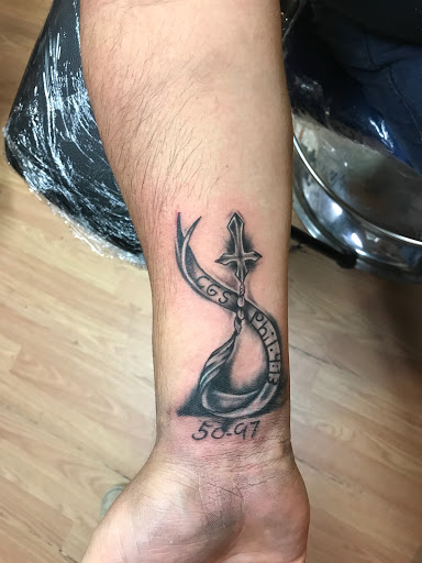 Tattoo Shop «Ludicrous Ink Tattoo», reviews and photos, 3385 Pacific Hwy, Hubbard, OR 97032, USA