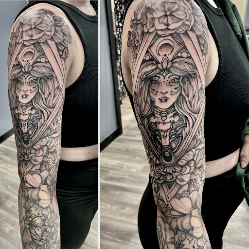 Explore mickey and minnie tattoo ideas, creative tattoo ideas in Omaha, available at Villains Black