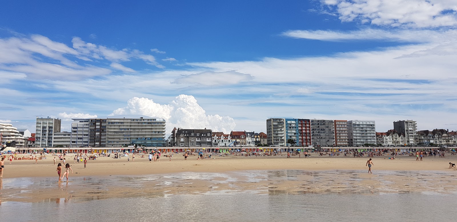 Photo of Le Touquet beach with long straight shore