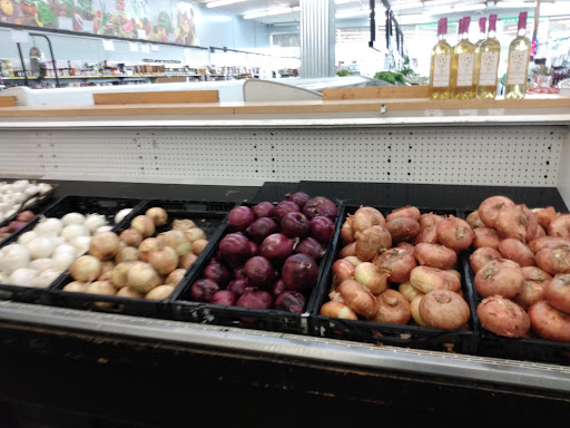 Grocery Store «The Hometown Market», reviews and photos, 401 Plaza Dr, Eustis, FL 32726, USA