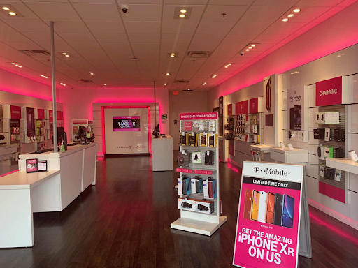 Cell Phone Store «T-Mobile», reviews and photos, 450 Sam Ridley Pkwy W #300, Smyrna, TN 37167, USA