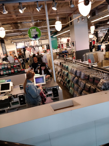 Clothing Store «Old Navy», reviews and photos, 801 Market St, San Francisco, CA 94103, USA