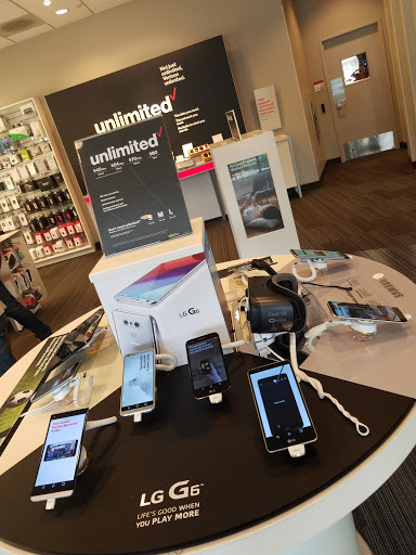 Cell Phone Store «Verizon», reviews and photos, 27149 185th Ave SE #123, Covington, WA 98042, USA