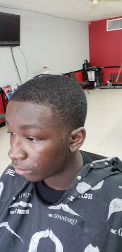 Barber Shop «Heads Up Barber & Beauty», reviews and photos, 2801 Pinecroft Rd # A, Greensboro, NC 27407, USA