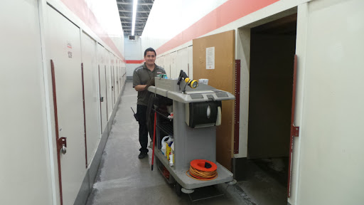 Truck Rental Agency «U-Haul Moving & Storage at Expressway», reviews and photos, 801 Harlem Ave, Forest Park, IL 60130, USA