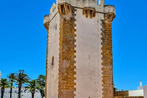 Torre de Guzman image