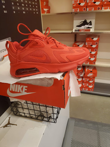 Clothing Store «Nike Factory Store», reviews and photos, 4101 S Carrollton Ave, New Orleans, LA 70119, USA