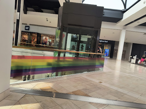 Apple Sherman Oaks image