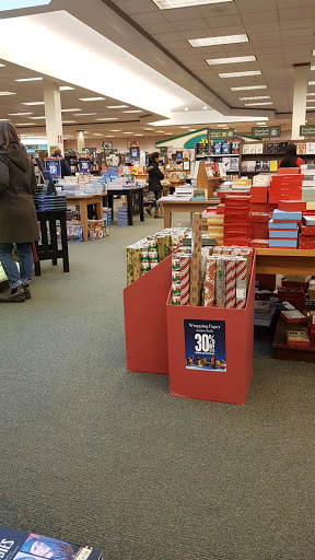 Book Store «Barnes & Noble», reviews and photos, 1156 US-46, Woodland Park, NJ 07424, USA