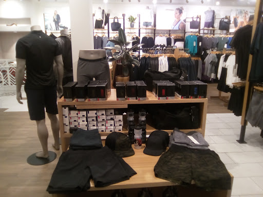 Sportswear Store «lululemon», reviews and photos, 7835 Girard Ave, La Jolla, CA 92037, USA