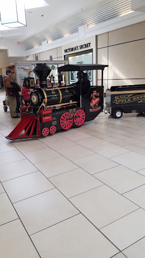 Shopping Mall «River Valley Mall», reviews and photos, 1635 River Valley Cir S, Lancaster, OH 43130, USA