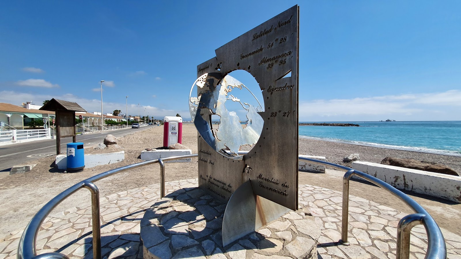 Foto di Playa de la Torre con baia grande