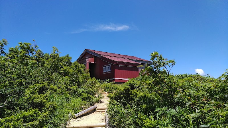 赤兎山避難小屋