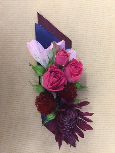 Florist «Bates Flowers by DZyne», reviews and photos, 813 4th Ave, Grinnell, IA 50112, USA