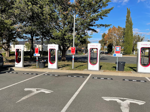 Borne de recharge de véhicules électriques Tesla Destination Charger Châteauroux
