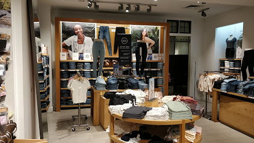 American Eagle Store