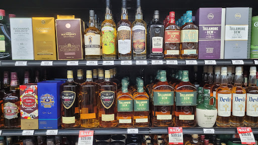 Liquor Store «Liquor Barn», reviews and photos, 287 E Dundee Rd, Wheeling, IL 60090, USA