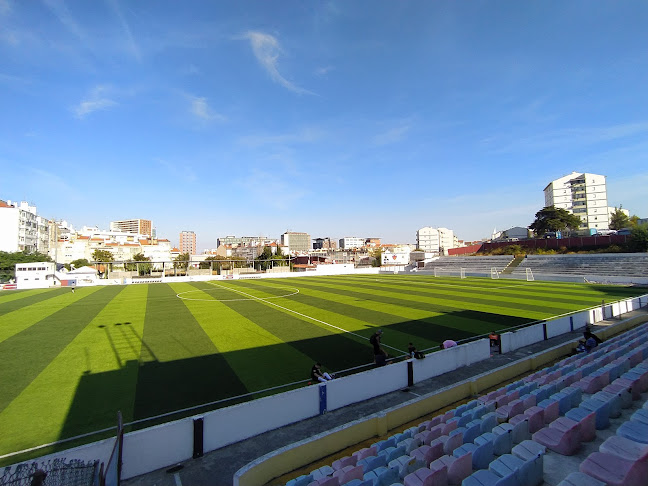 Avaliações doClube Desportivo dos Olivais e Moscavide em Lisboa - Campo de futebol